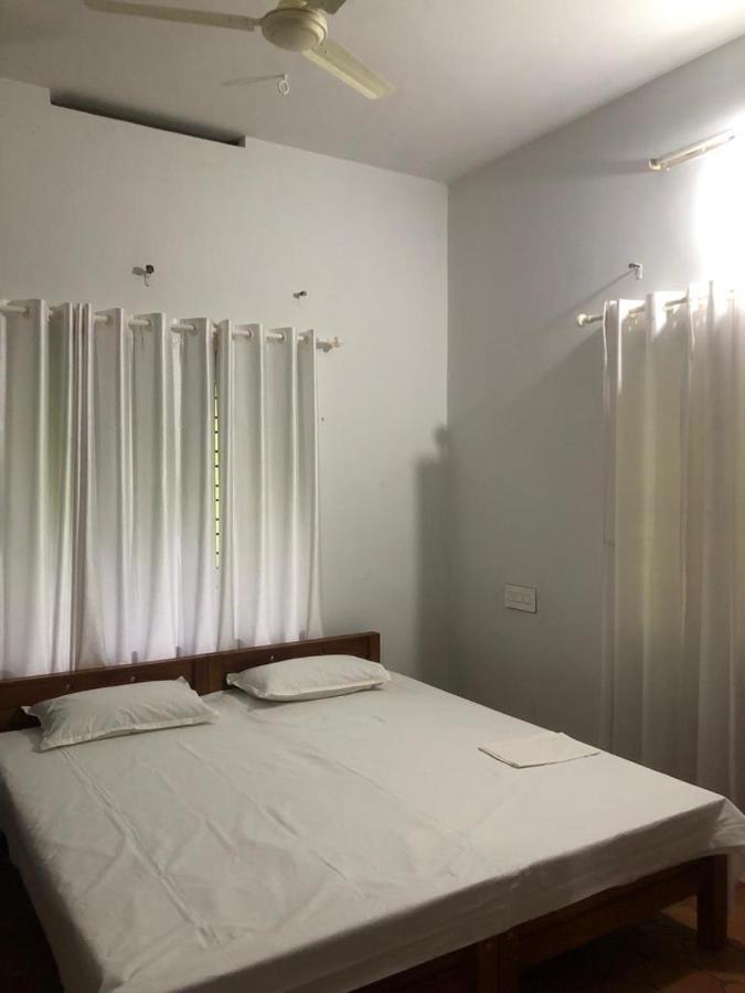 H Villa Nilambūr Buitenkant foto