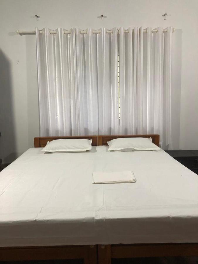 H Villa Nilambūr Buitenkant foto