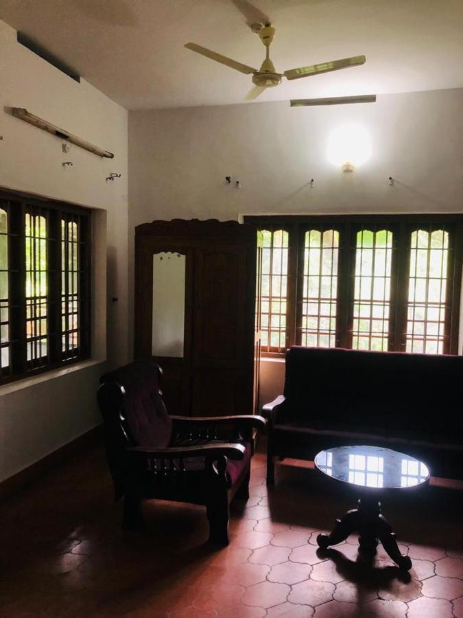 H Villa Nilambūr Buitenkant foto